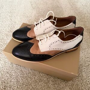 Mona Flying Two-Tone Leather Wingtip Brogues - Dark Navy, Cream, and Tan